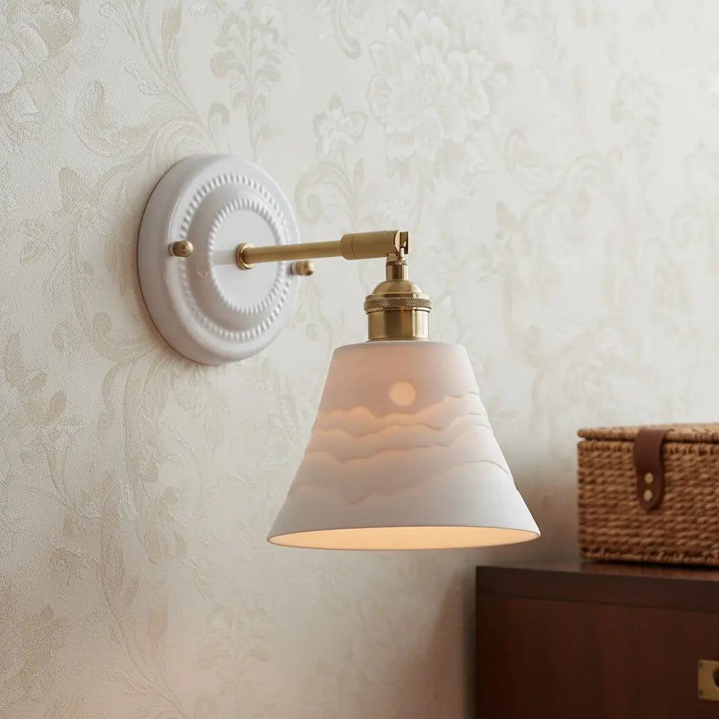 vintage-brass-textured-ceramic-wall-sconce