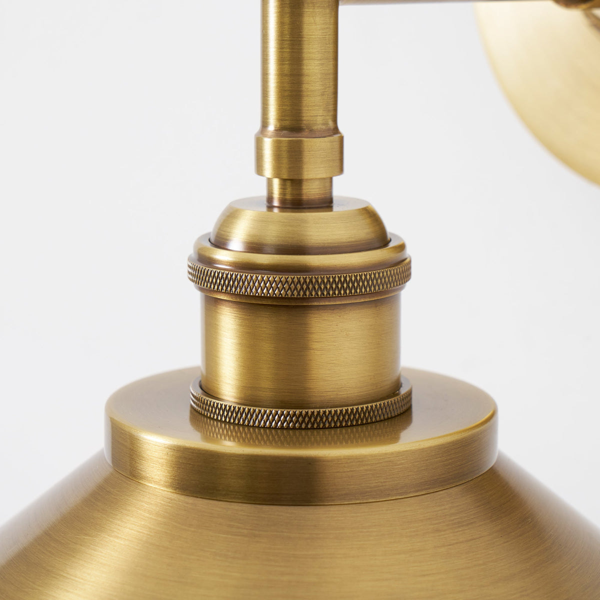 whizzer-wall-lamp