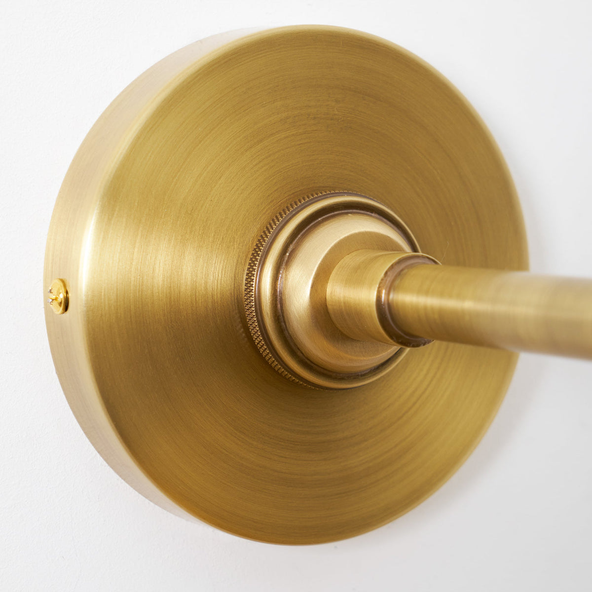 whizzer-wall-lamp