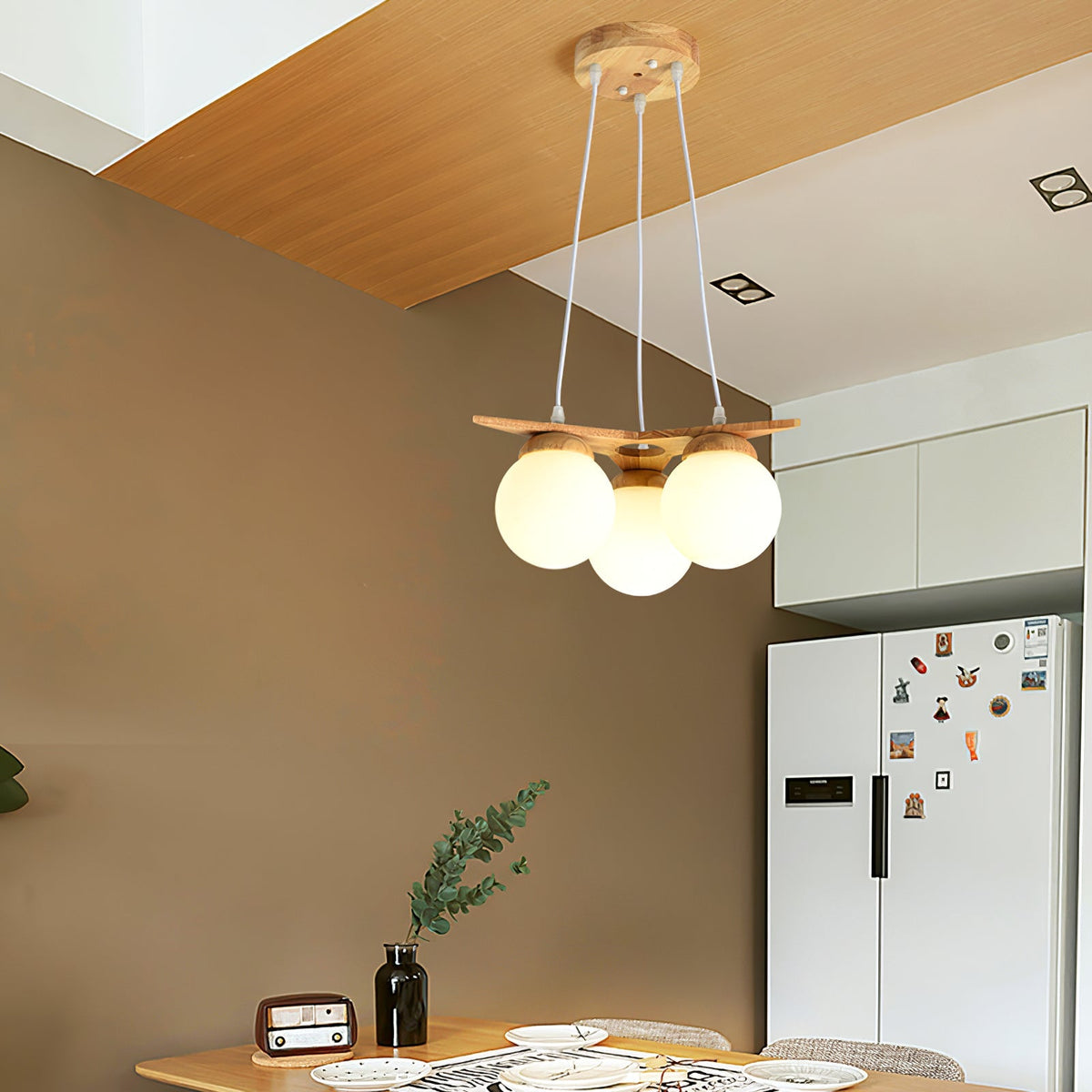 wooden-star-with-glass-chandelier