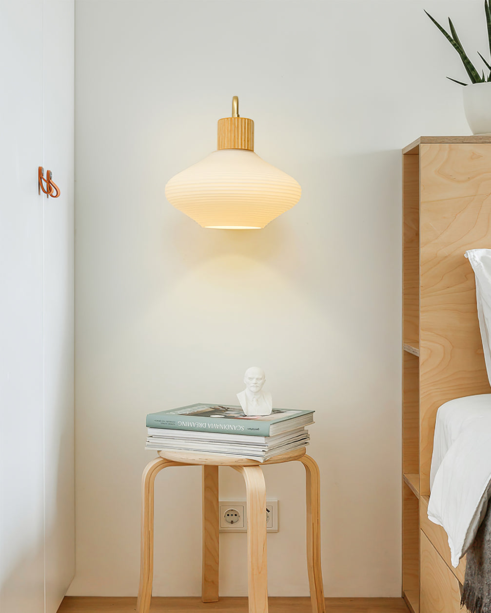 wohlert-wall-lamp
