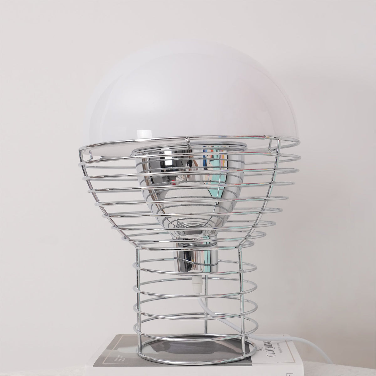 wire-table-lamp