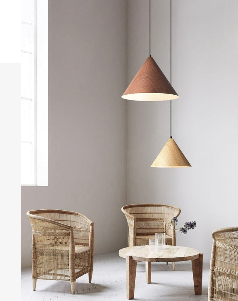 sleek-pyramid-shaped-pendant-light