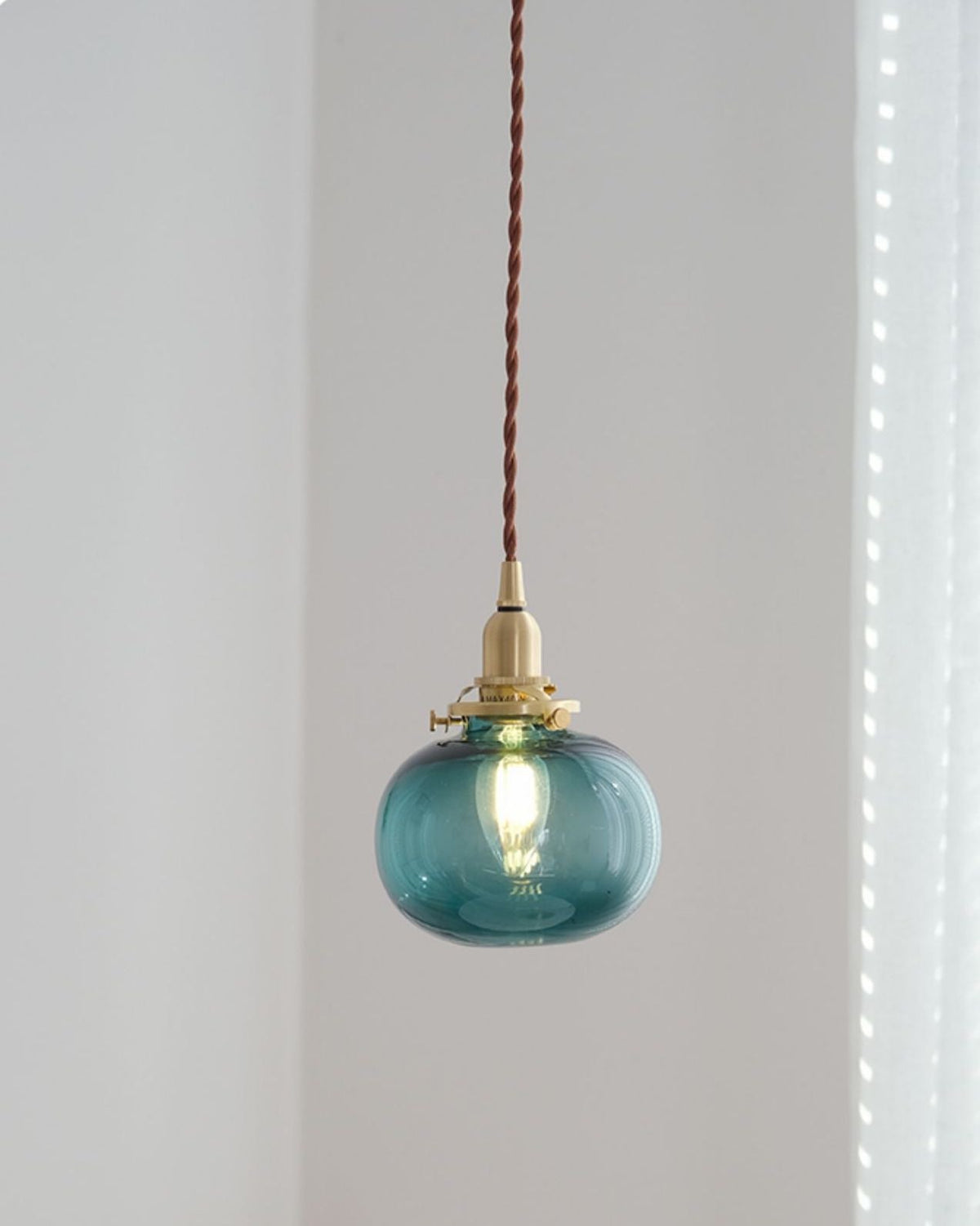 ribbed-globe-glass-pendant-light-228gpl