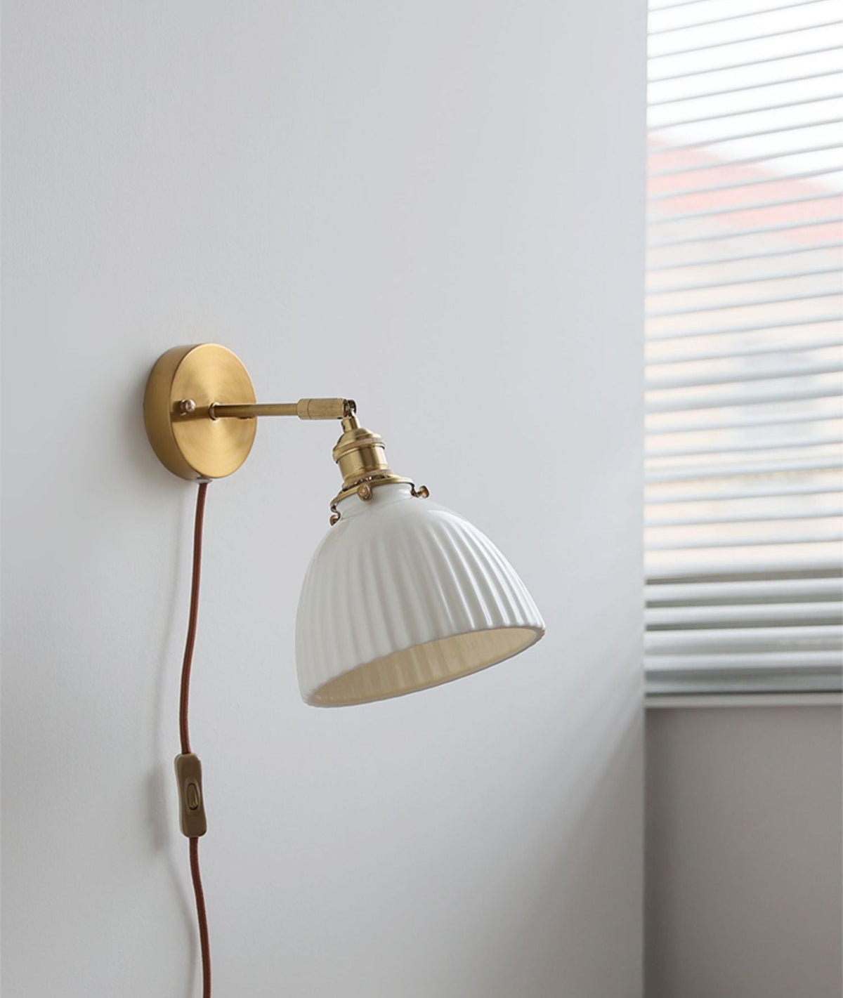 ceramic-glass-plug-in-wall-sconce-light-226gbwl