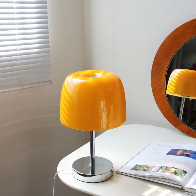 retro-mushroom-glass-table-lamp