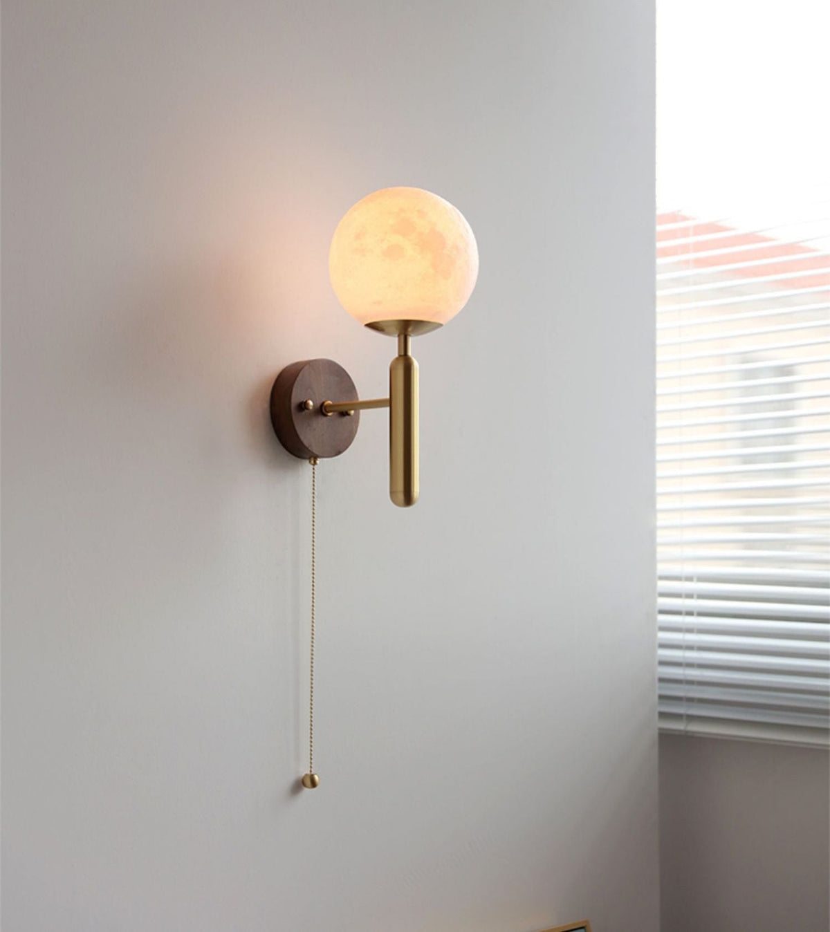 wood-glass-globe-wall-light-120wl