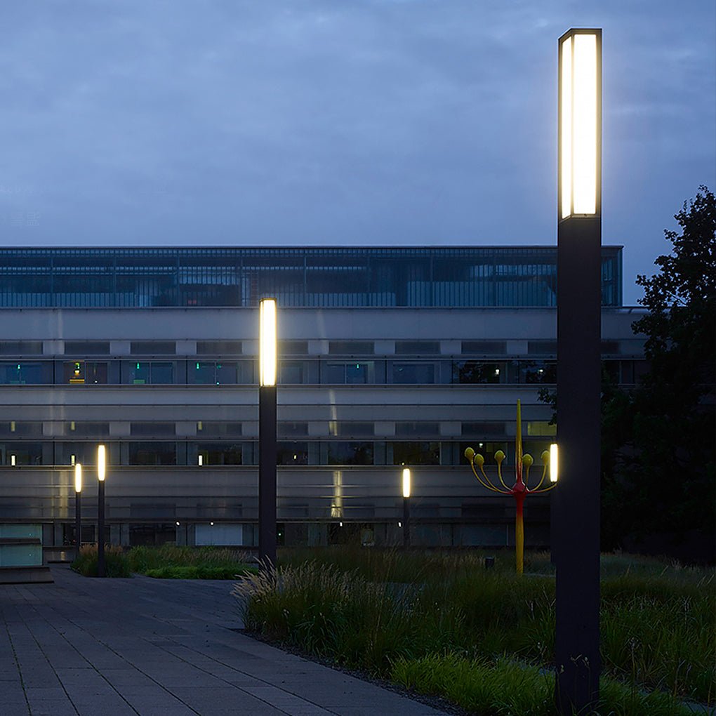 Outdoor Landscape Decorative Lighting Solar Waterproof High Pole Post Lights For Villa Courtyard