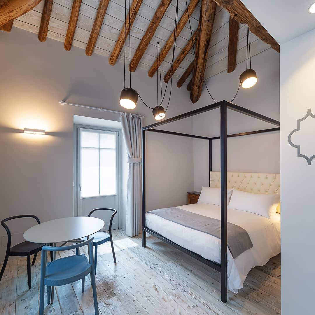 Aim Pendant Light