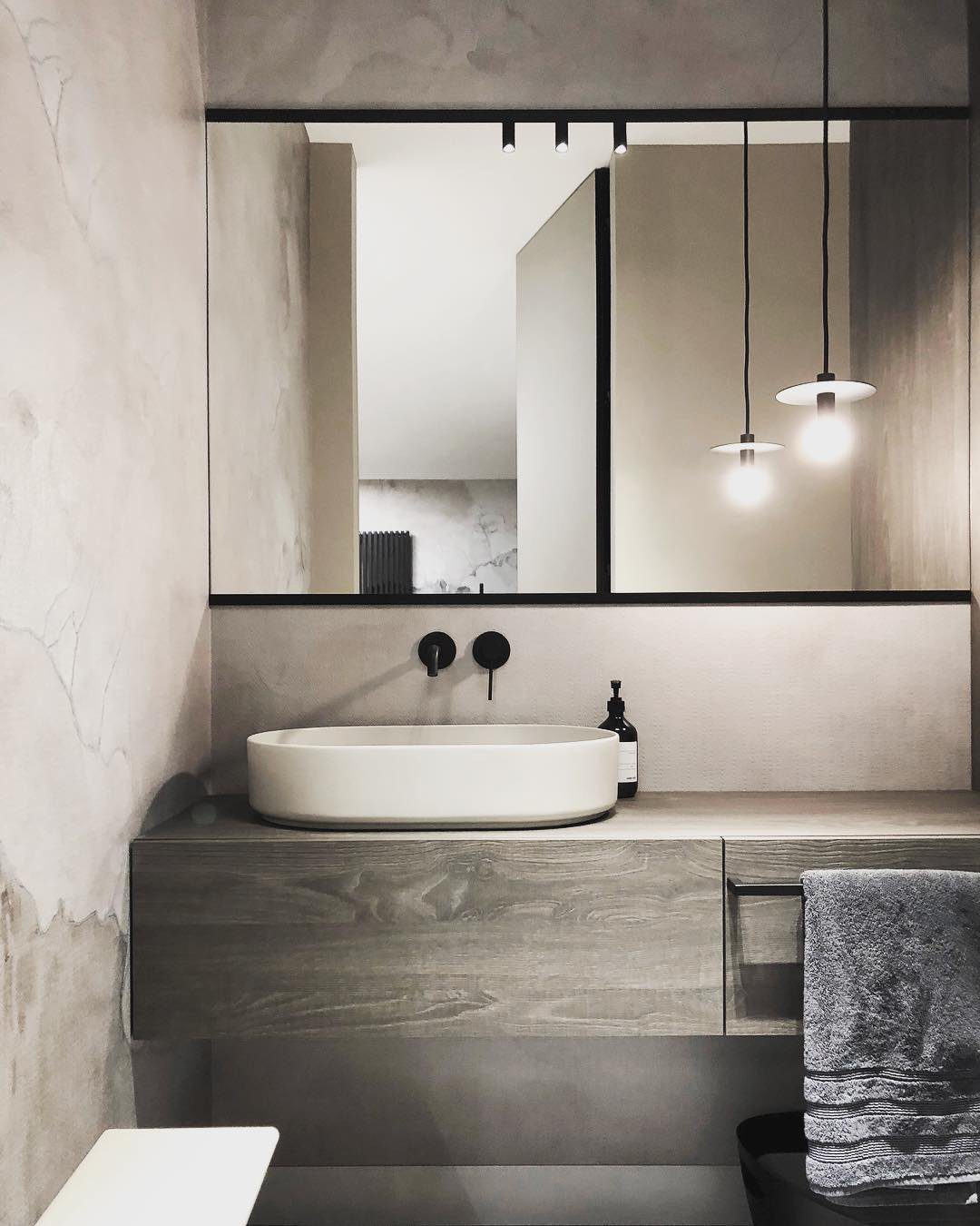 Avida Hanging Light Fixture